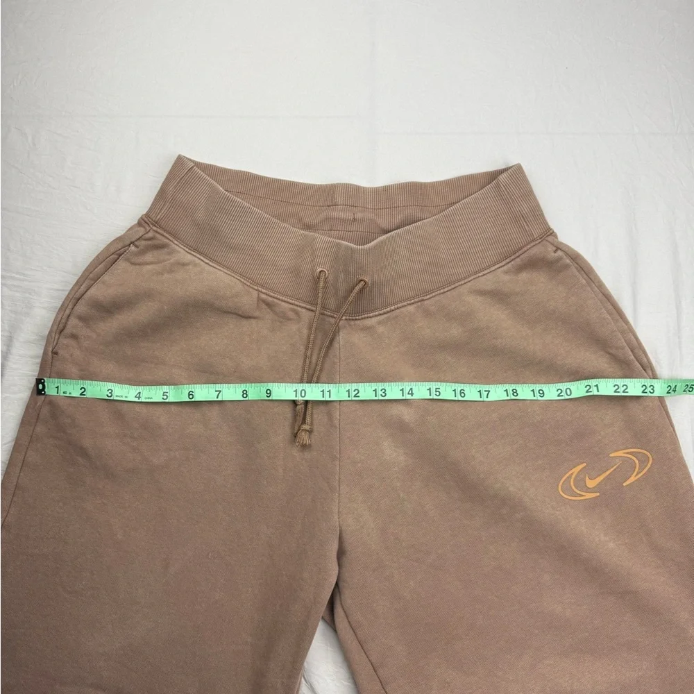 Nike women’s Tan brown Jogger Sweatpants size Small‎